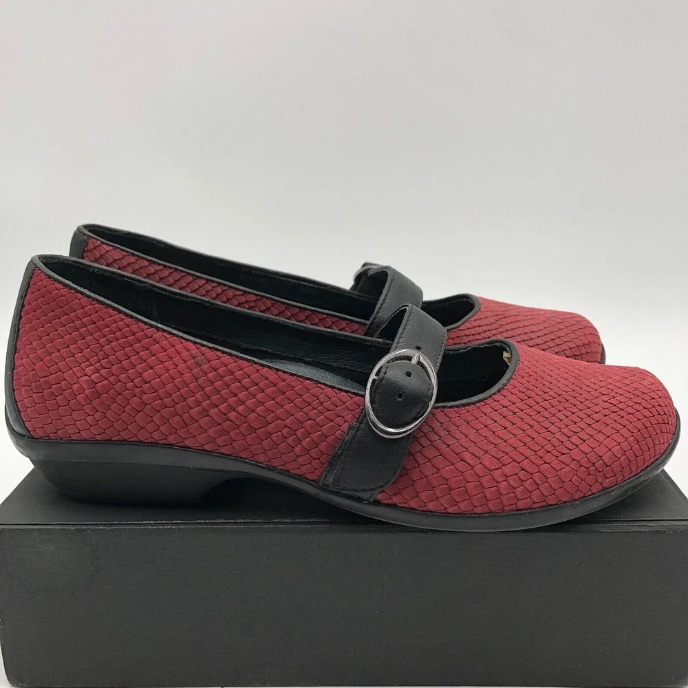 Dansko Burgundy and Black Textured Mules - Picture 10 of 16